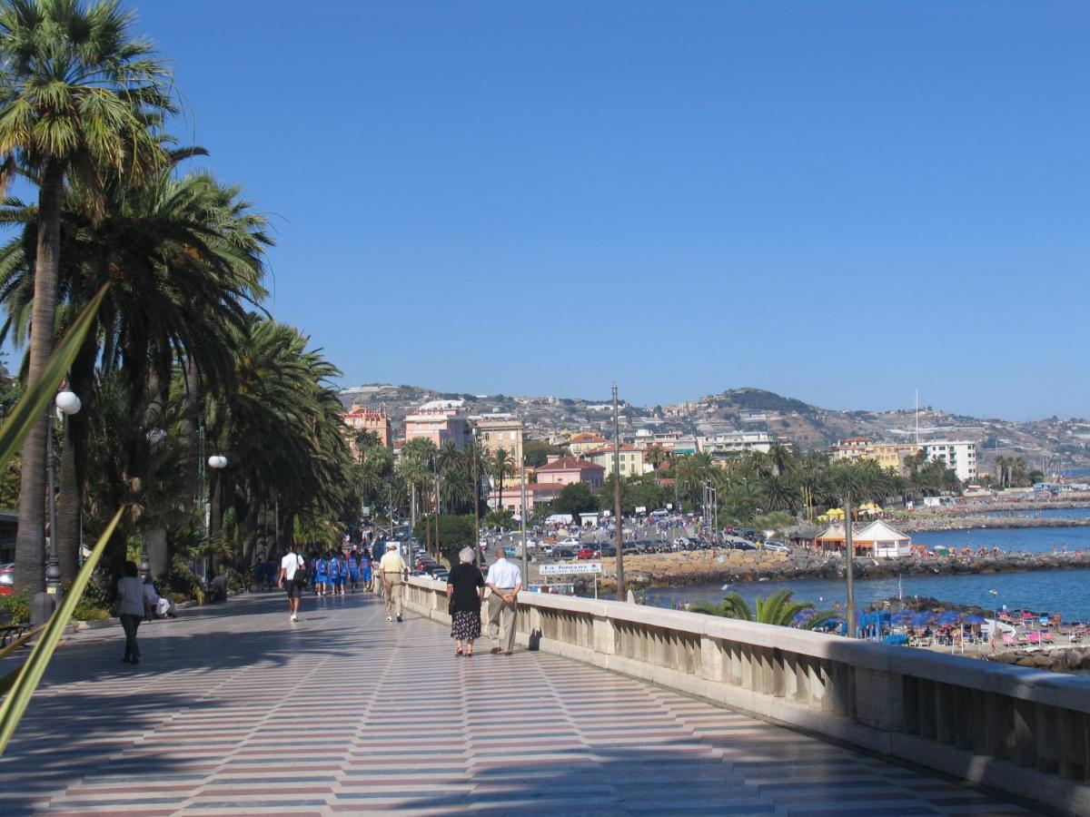 Casa Fiorenza Parcheggio Privato Sanremo Exteriör bild
