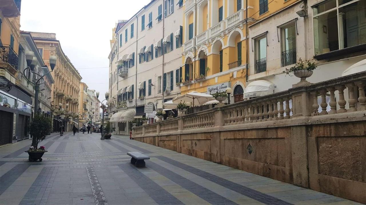 Casa Fiorenza Parcheggio Privato Sanremo Exteriör bild