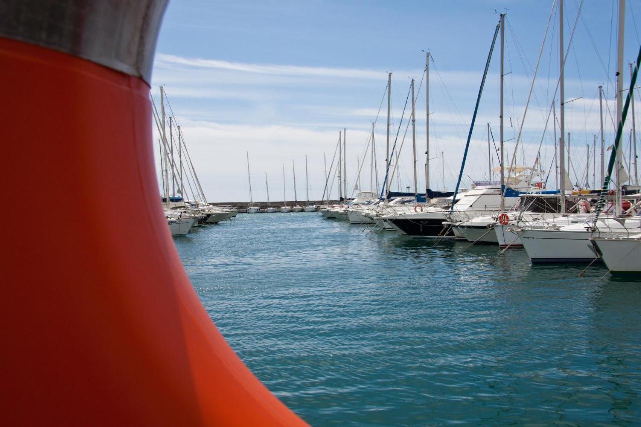 Casa Fiorenza Parcheggio Privato Sanremo Exteriör bild