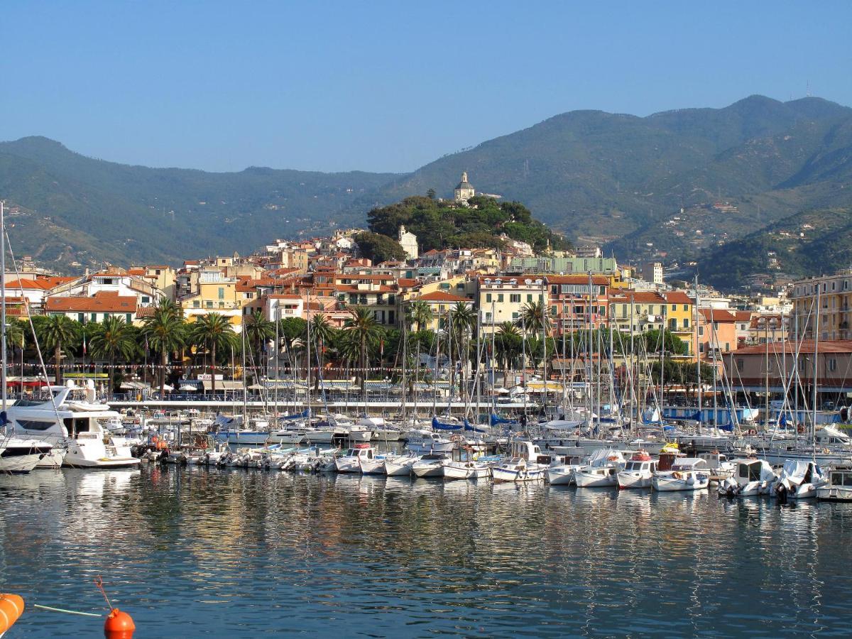 Casa Fiorenza Parcheggio Privato Sanremo Exteriör bild