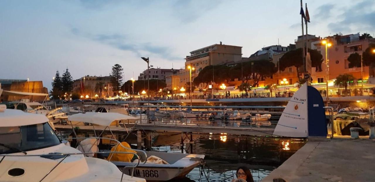 Casa Fiorenza Parcheggio Privato Sanremo Exteriör bild